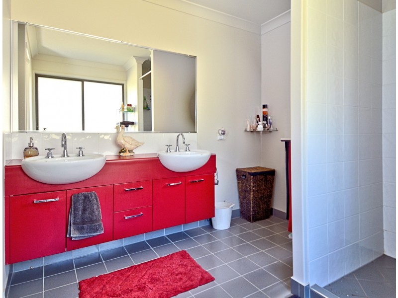 2 Steley Street, Howard QLD 4659