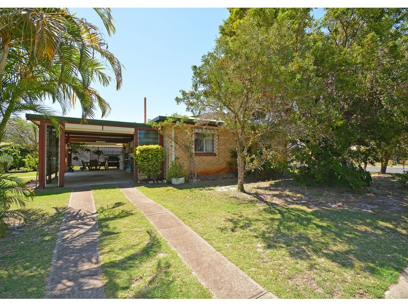 1 Cassia Street, Burrum Heads QLD 4659