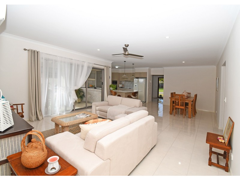 52 Honey Myrtle Close, Burrum Heads QLD 4659