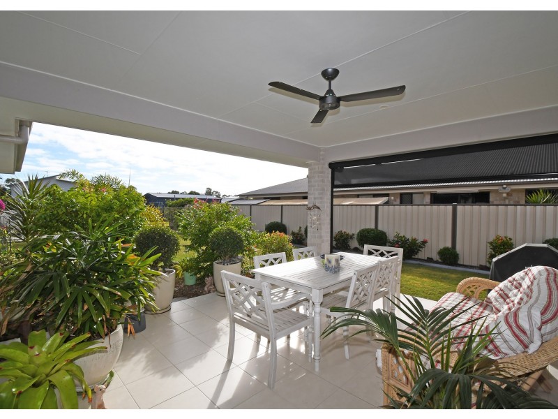 52 Honey Myrtle Close, Burrum Heads QLD 4659