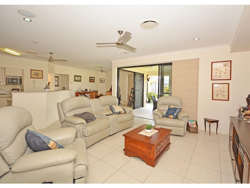 12 Tulipwood Drive, Burrum Heads QLD 4659
