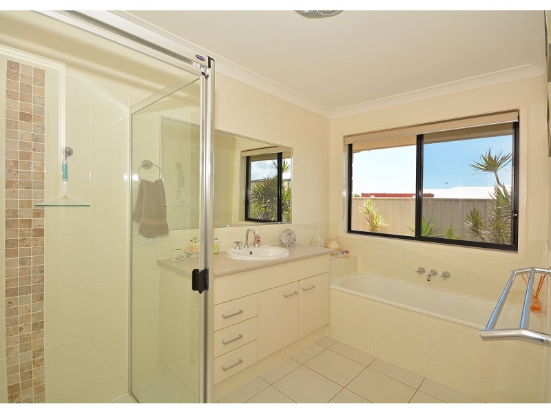 12 Tulipwood Drive, Burrum Heads QLD 4659