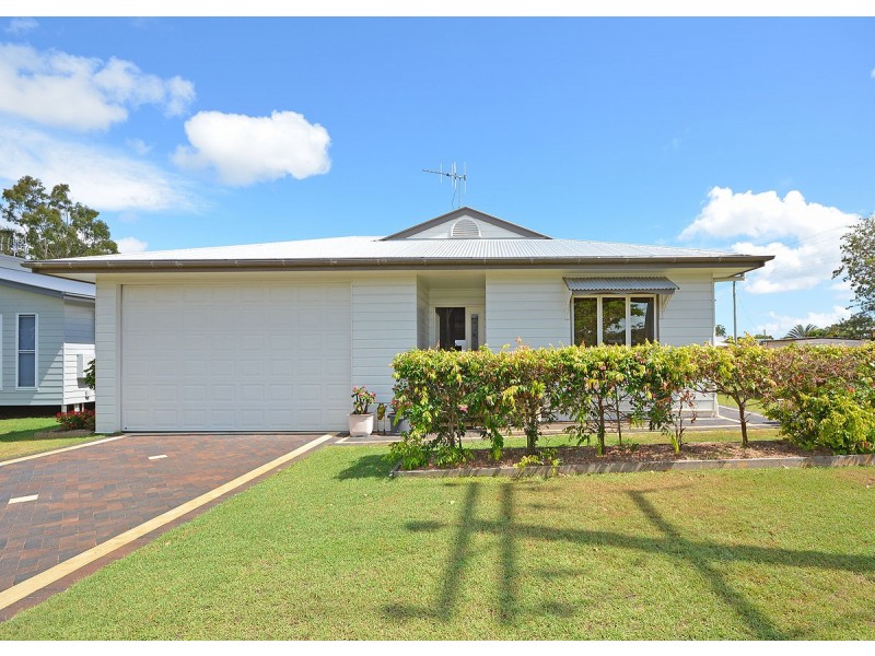 26 Hoffman Street, Burrum Heads QLD 4659