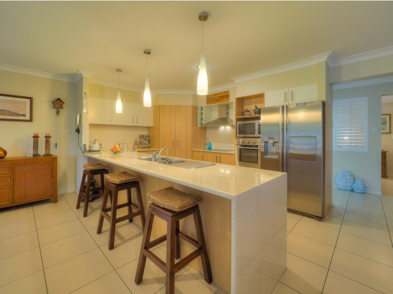 13 Fulmar Court, Burrum Heads QLD 4659