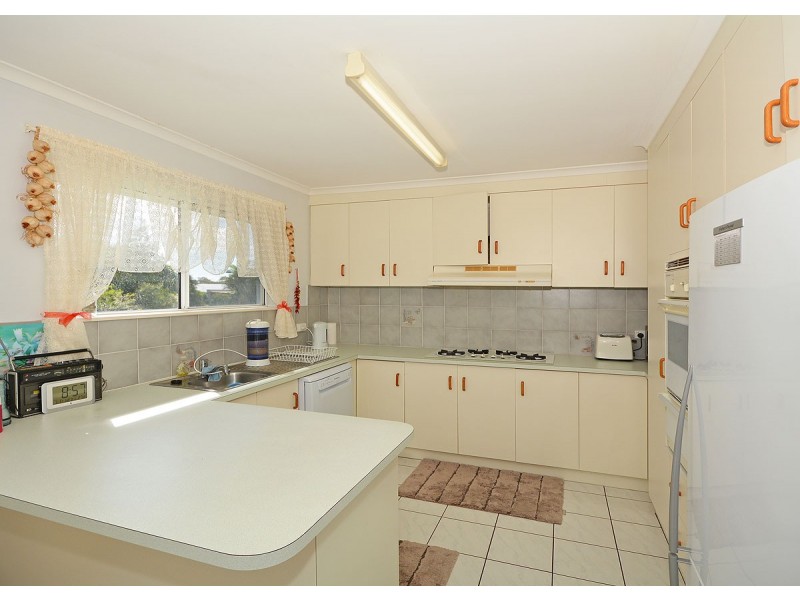 100 Riverview Drive, Burrum Heads QLD 4659