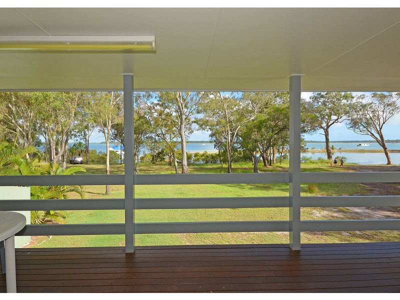100 Riverview Drive, Burrum Heads QLD 4659