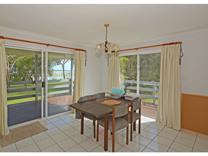 100 Riverview Drive, Burrum Heads QLD 4659