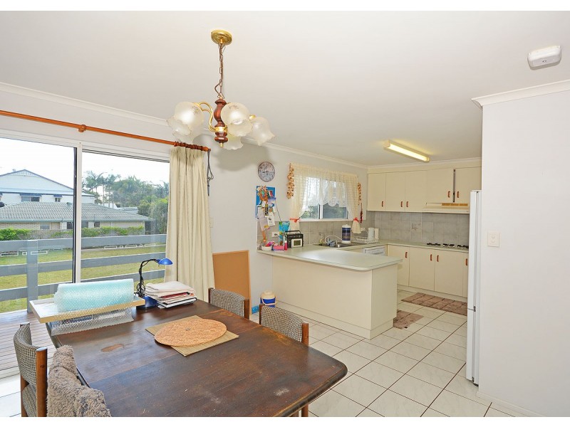 100 Riverview Drive, Burrum Heads QLD 4659