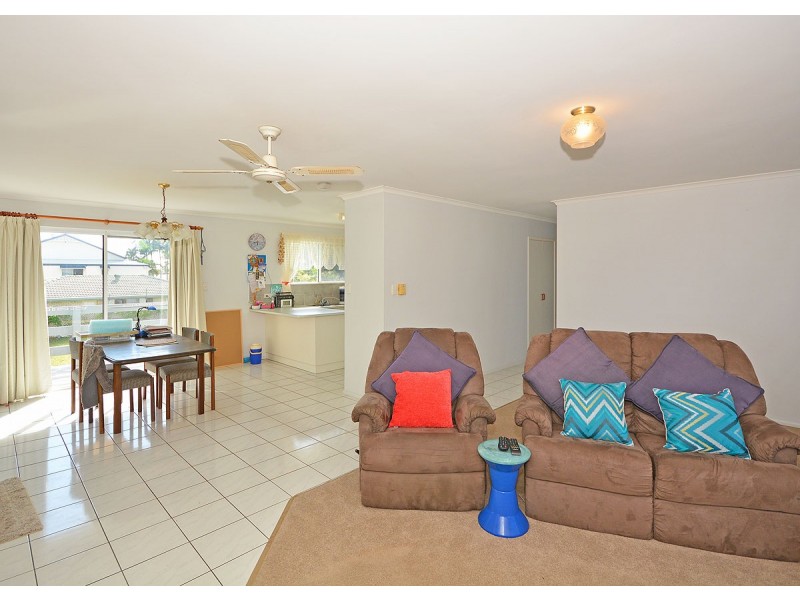 100 Riverview Drive, Burrum Heads QLD 4659