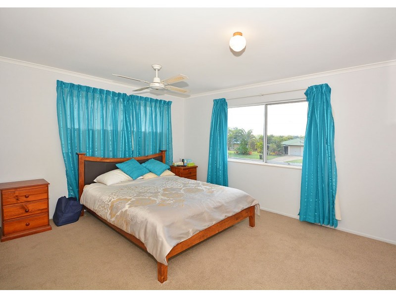 100 Riverview Drive, Burrum Heads QLD 4659