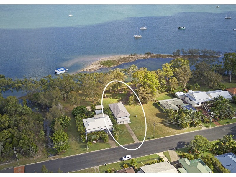 100 Riverview Drive, Burrum Heads QLD 4659