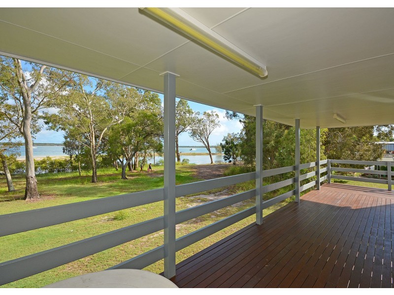100 Riverview Drive, Burrum Heads QLD 4659