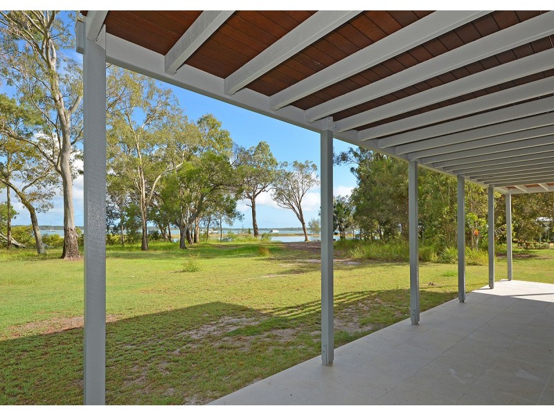 100 Riverview Drive, Burrum Heads QLD 4659
