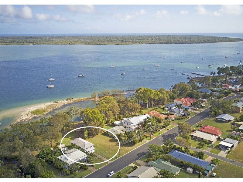 100 Riverview Drive, Burrum Heads QLD 4659