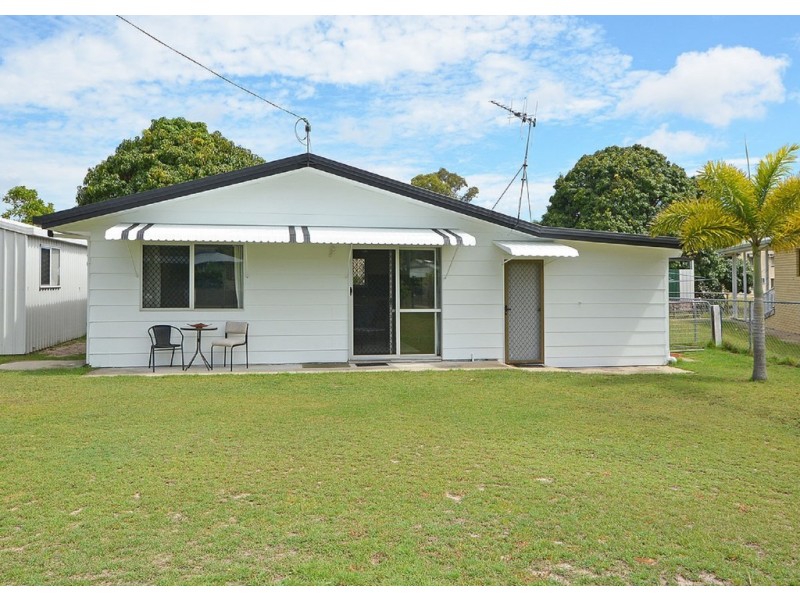 4 Hoffman Street, Burrum Heads QLD 4659
