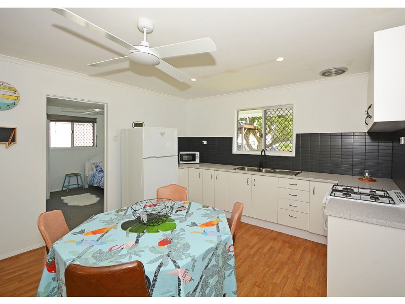 4 Hoffman Street, Burrum Heads QLD 4659