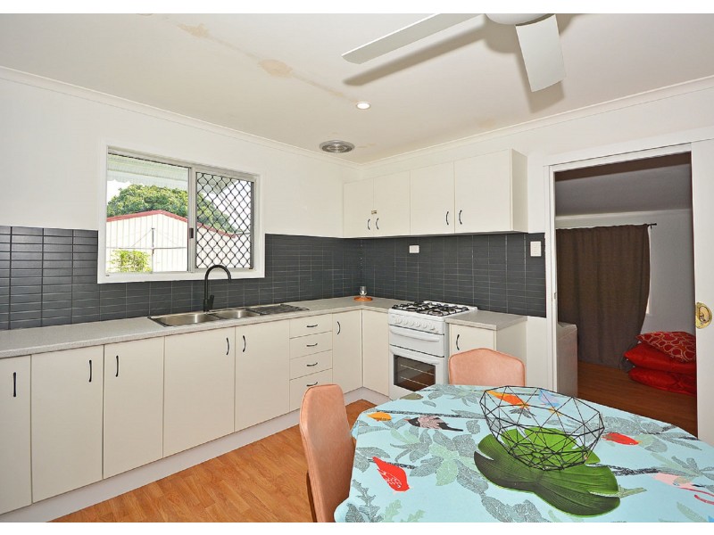 4 Hoffman Street, Burrum Heads QLD 4659