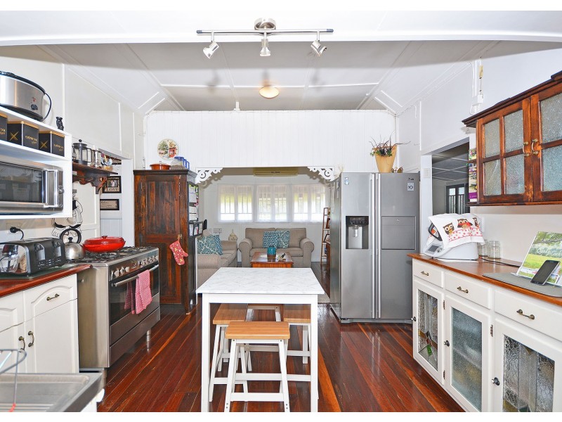 22 Lower Thomas Street, Howard QLD 4659