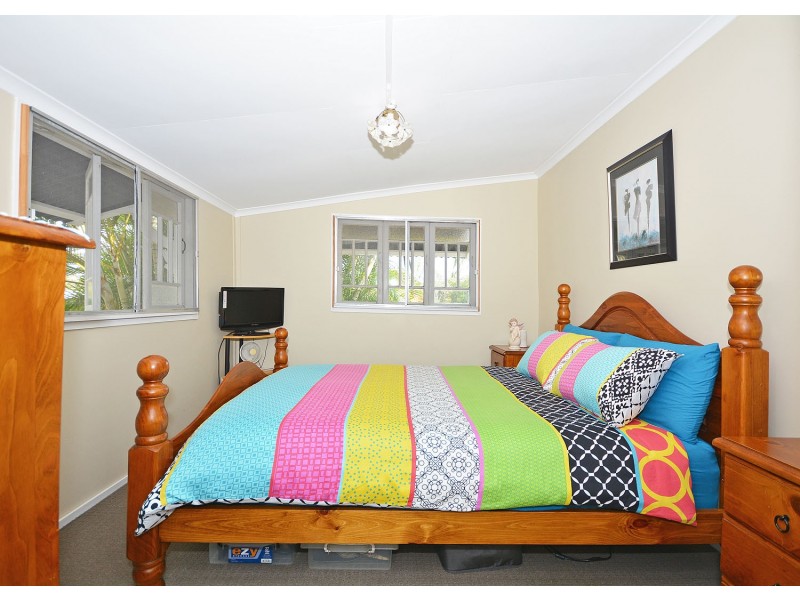 22 Lower Thomas Street, Howard QLD 4659