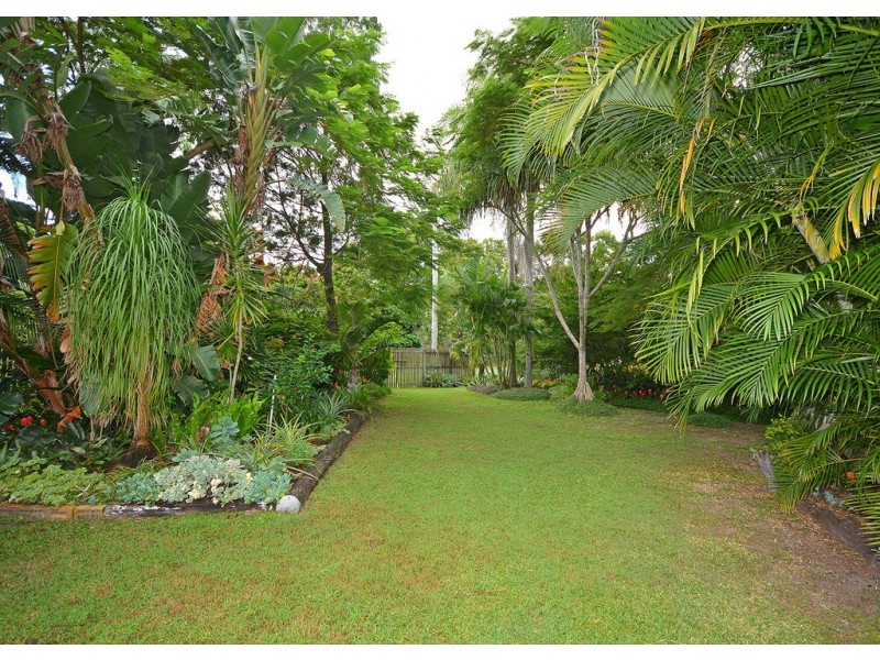 22 Lower Thomas Street, Howard QLD 4659