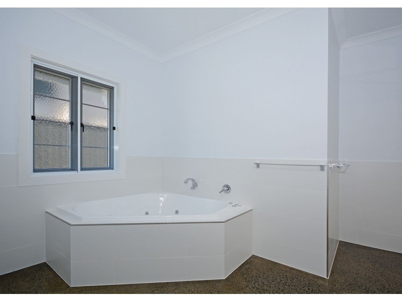 66 BEACH DRIVE, Burrum Heads QLD 4659