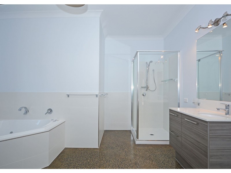 66 BEACH DRIVE, Burrum Heads QLD 4659