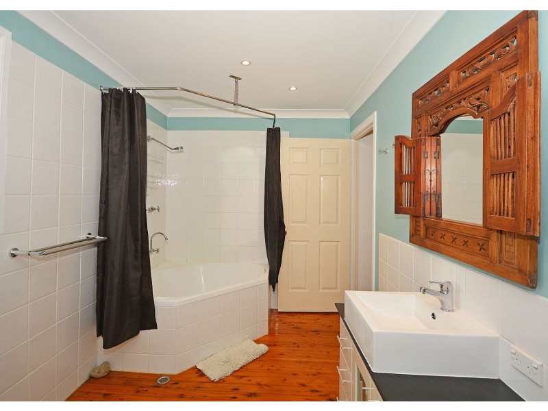 212 PACIFIC HAVEN CIRCUIT, Pacific Haven QLD 4659