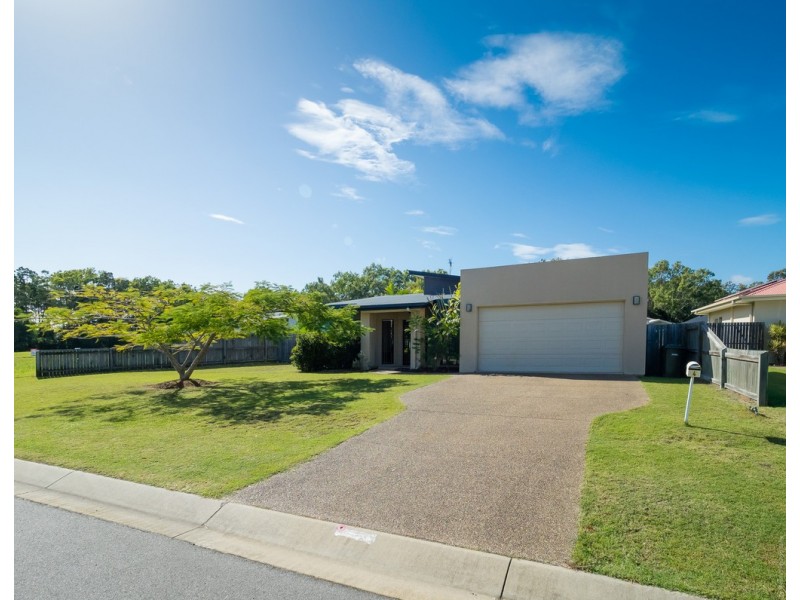 4 Oyster Court, Toogoom QLD 4655