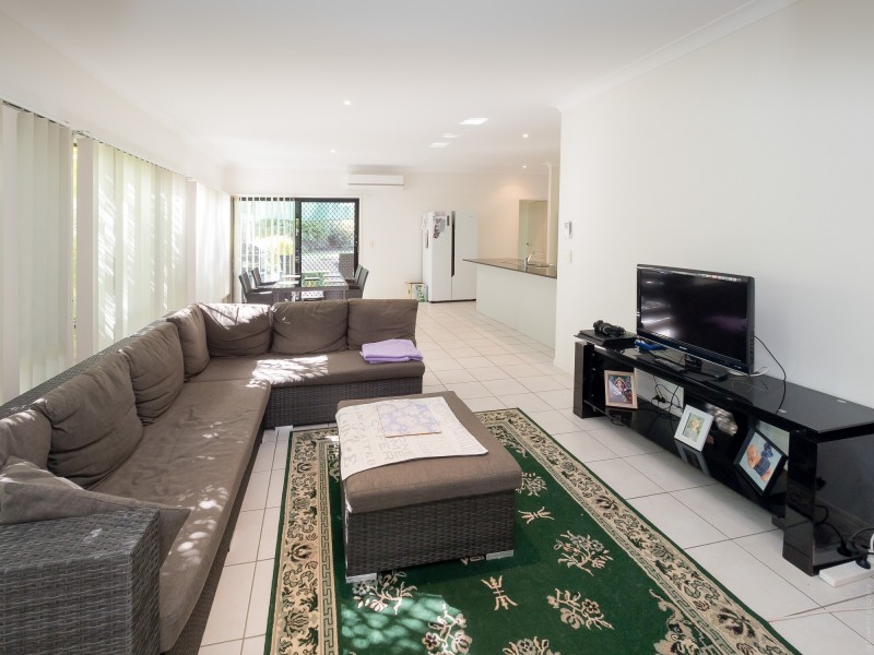 4 Oyster Court, Toogoom QLD 4655