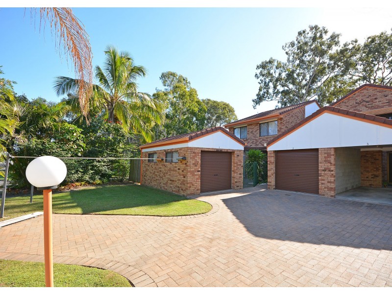 2/110 Burrum St, Burrum Heads QLD 4659