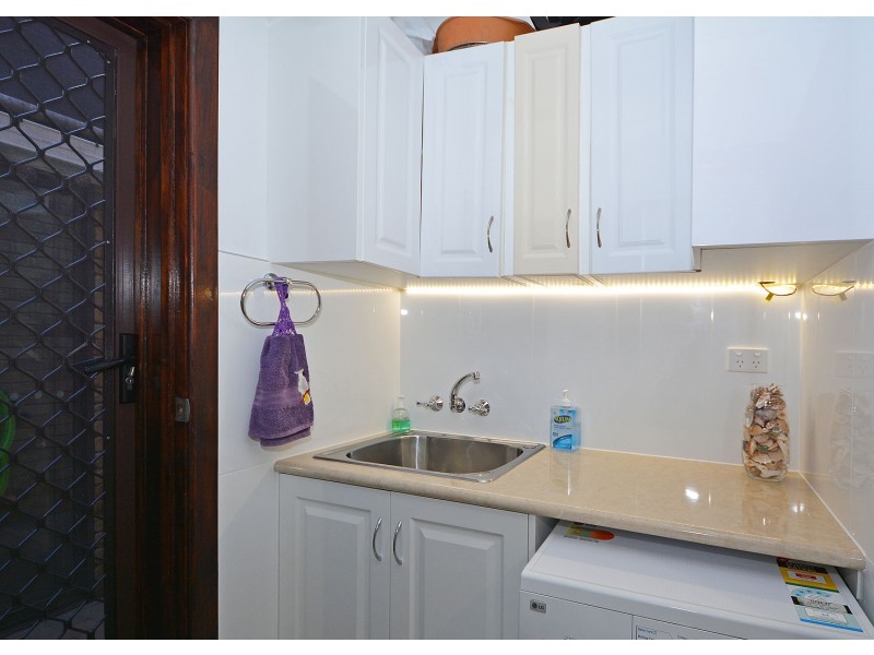 2/110 Burrum St, Burrum Heads QLD 4659