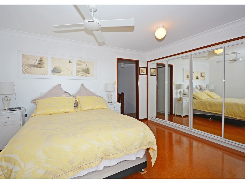 2/110 Burrum St, Burrum Heads QLD 4659