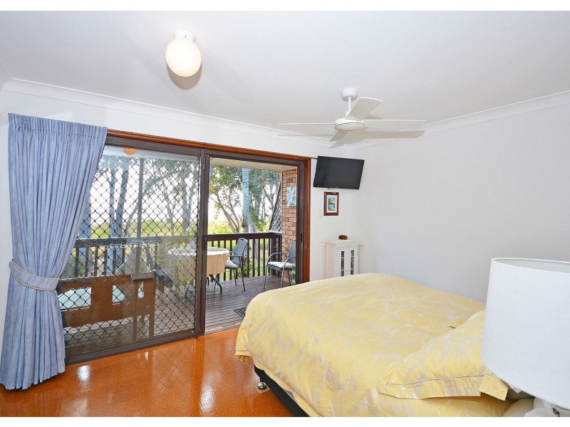 2/110 Burrum St, Burrum Heads QLD 4659