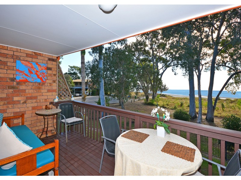2/110 Burrum St, Burrum Heads QLD 4659