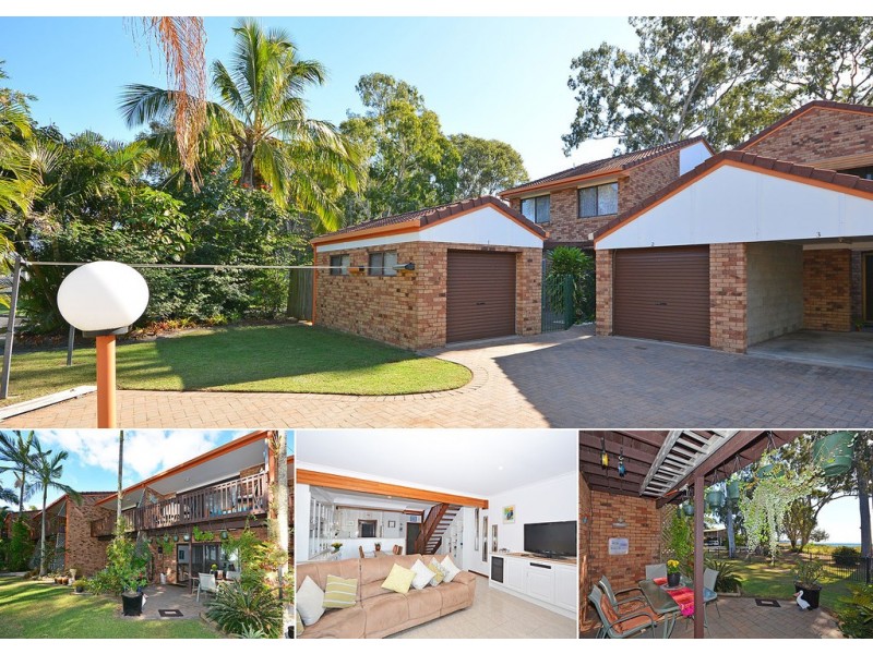 2/110 Burrum St, Burrum Heads QLD 4659