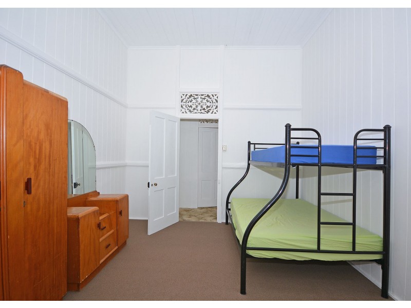 36 Robertson St, Torbanlea QLD 4662