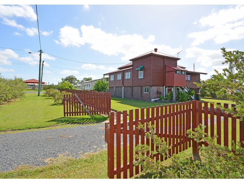 36 Robertson St, Torbanlea QLD 4662