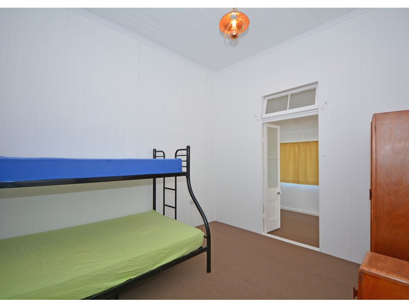 36 Robertson St, Torbanlea QLD 4662