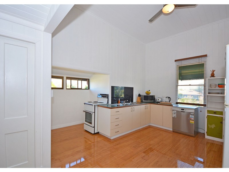 36 Robertson St, Torbanlea QLD 4662