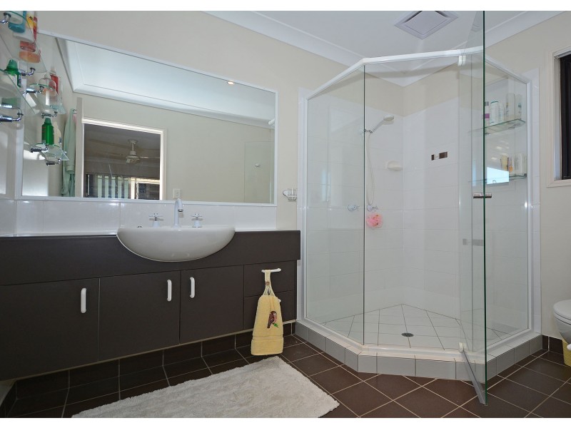 24 Louise Dr, Burrum Heads QLD 4659