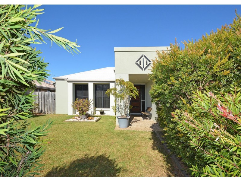 24 Louise Dr, Burrum Heads QLD 4659