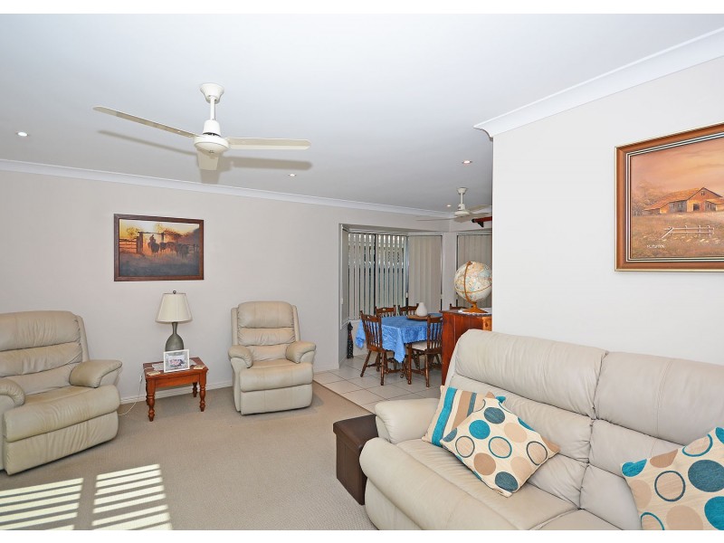 24 Louise Dr, Burrum Heads QLD 4659