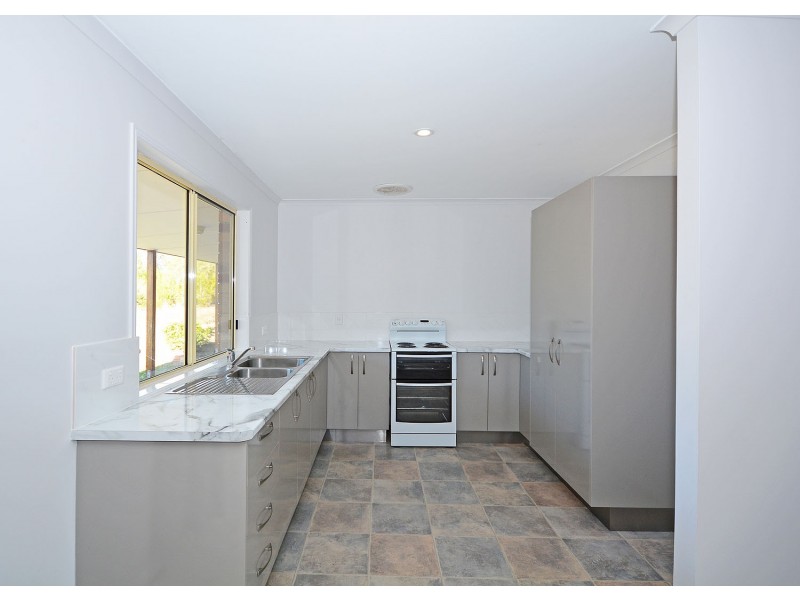 90 Beach Drive, Burrum Heads QLD 4659