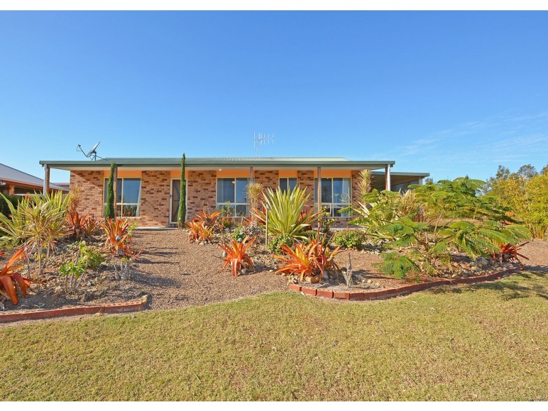 90 Beach Drive, Burrum Heads QLD 4659