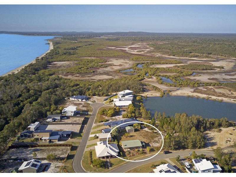 90 Beach Drive, Burrum Heads QLD 4659