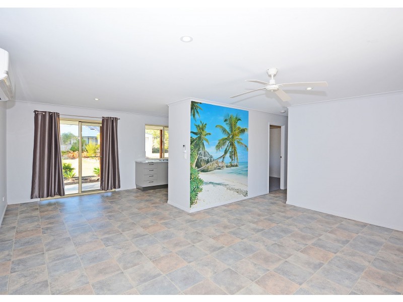 90 Beach Drive, Burrum Heads QLD 4659