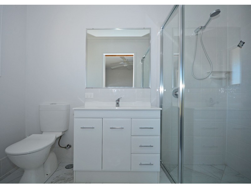90 Beach Drive, Burrum Heads QLD 4659