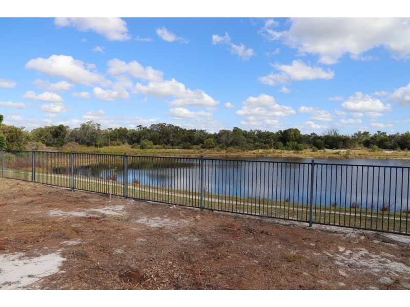 8 Honey Myrtle Close, Burrum Heads QLD 4659