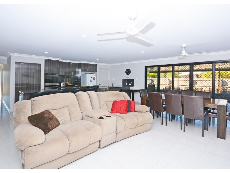 13 LAKES BOULEVARD, Burrum Heads QLD 4659