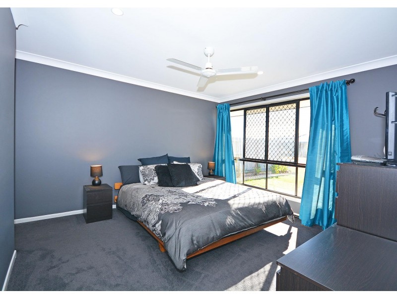 13 LAKES BOULEVARD, Burrum Heads QLD 4659